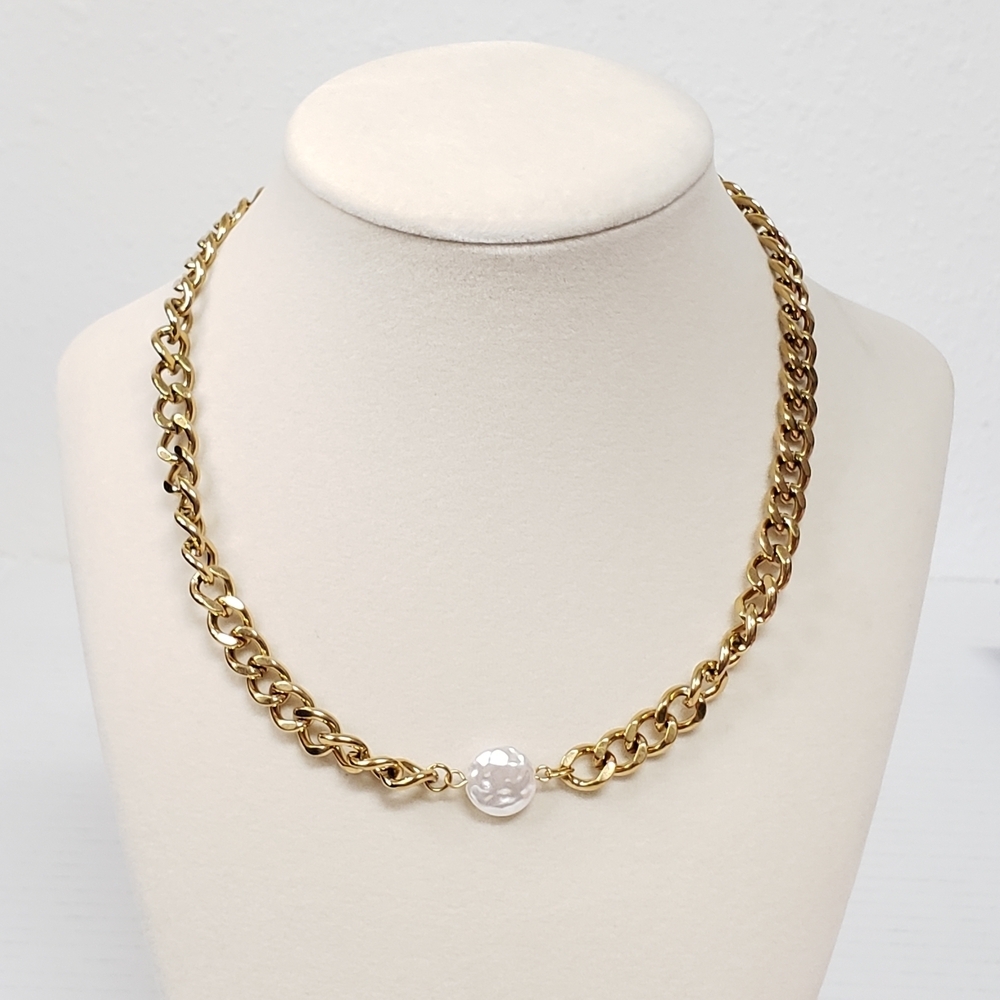 Elegant Cuban Style Stainless Steel Gold Plated Chain Necklace with Pearl Accent
